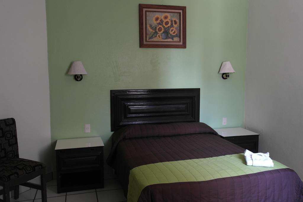 Hotel El Roble Tuxtla Gutiérrez Exteriör bild