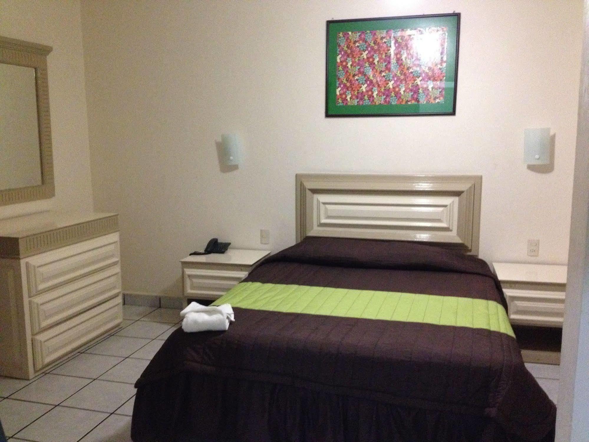 Hotel El Roble Tuxtla Gutiérrez Exteriör bild