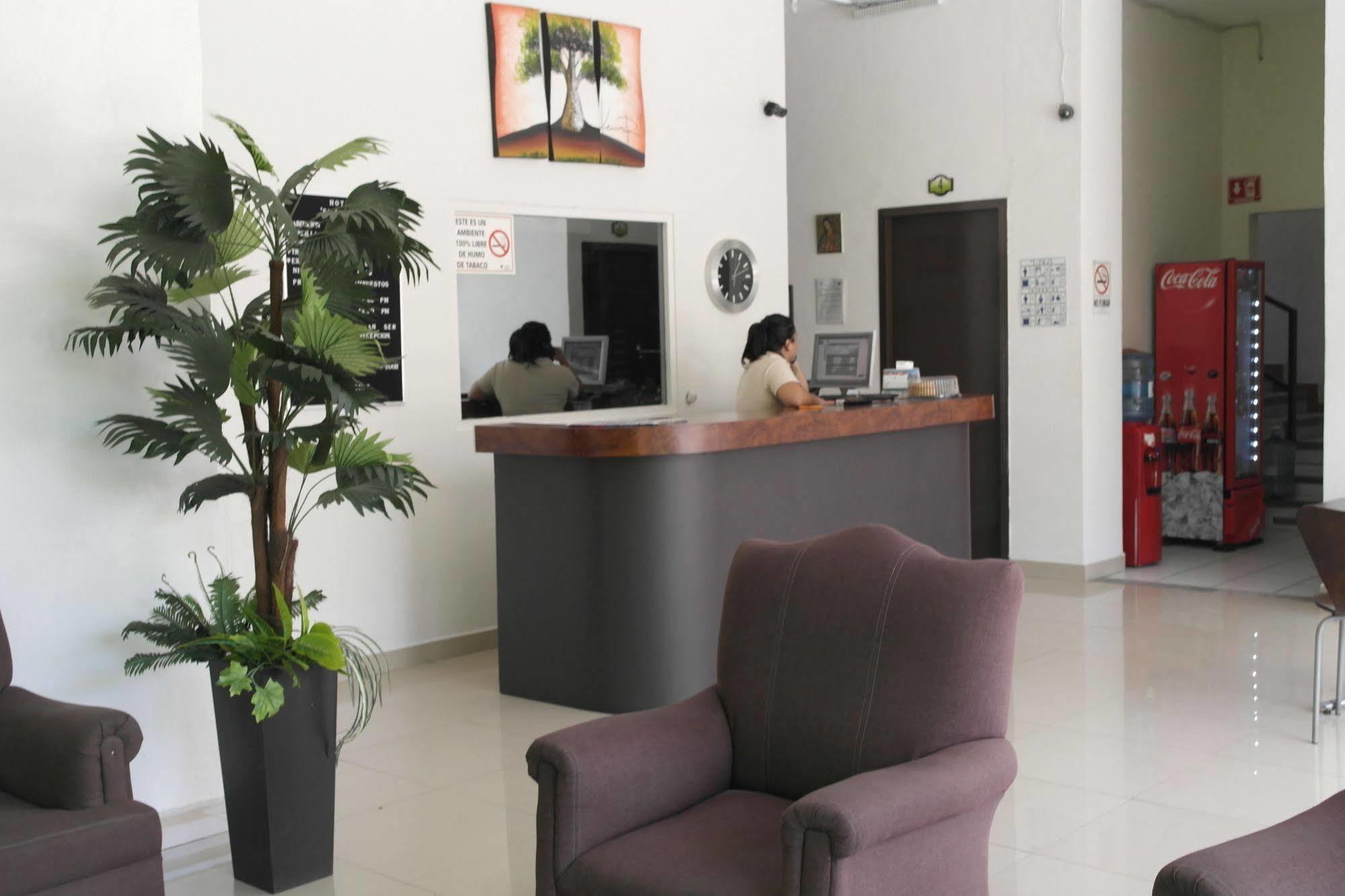 Hotel El Roble Tuxtla Gutiérrez Exteriör bild